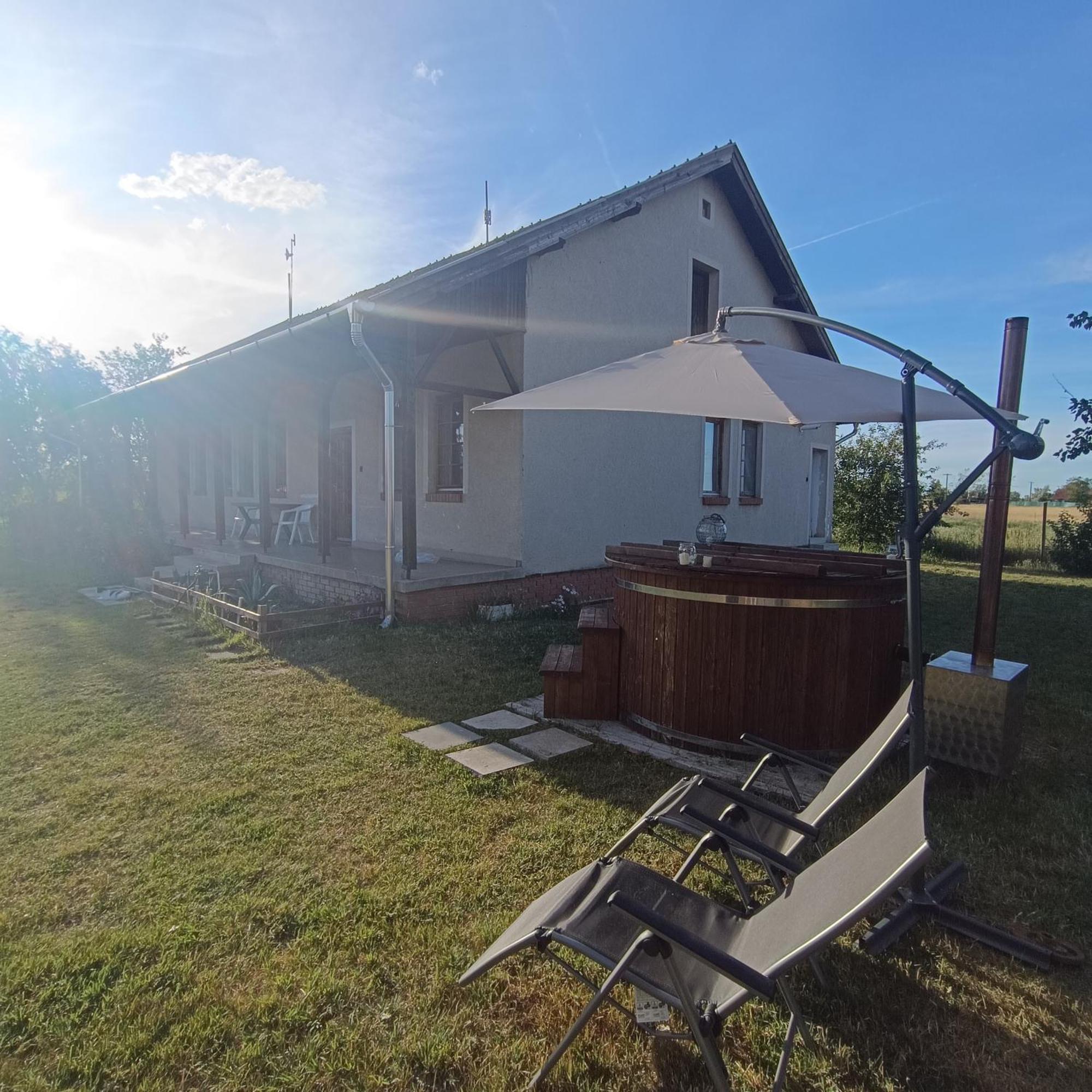 Apartament Napkelte Vendeghaz Segedyn Zewnętrze zdjęcie
